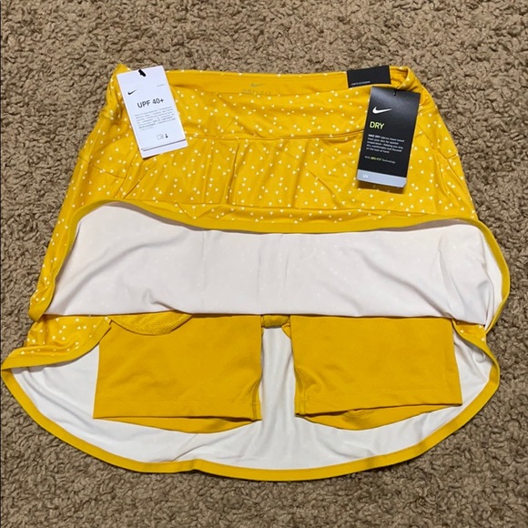Nike Women’s Golf Skirt - Picture 2 of 8